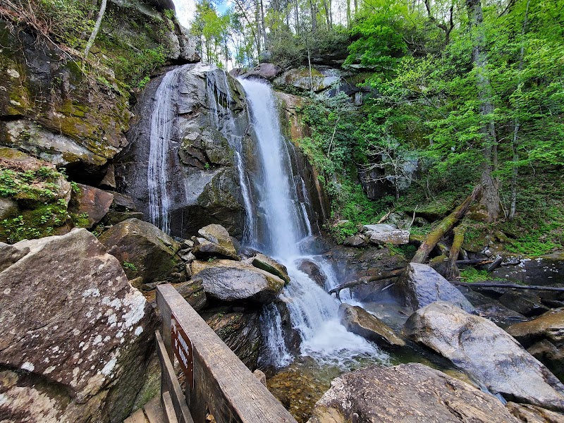 Hiking the Peaks at South Mountains State Park - Charlotte
