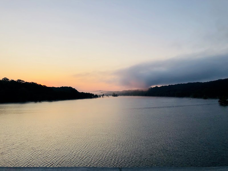 Fishing Bull Shoals Lake in Mountain Home, Arkansas surrounding landscape