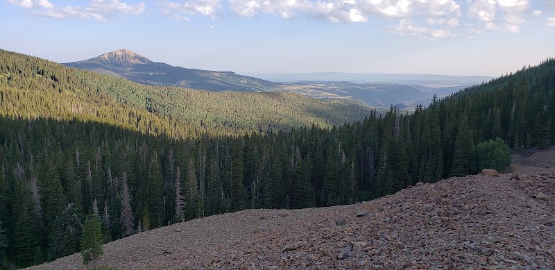 Hiking to Wilson Peak via the Rock of Ages Trail in Telluride surrounding landscape