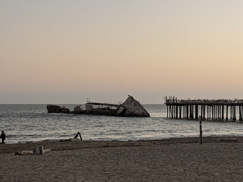 Fishing off Seacliff State Beach Pier in Santa Cruz surrounding landscape