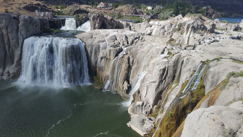 Shoshone Falls: The Niagara of the West surrounding landscape