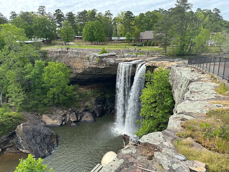 Noccalula Falls outdoor detail