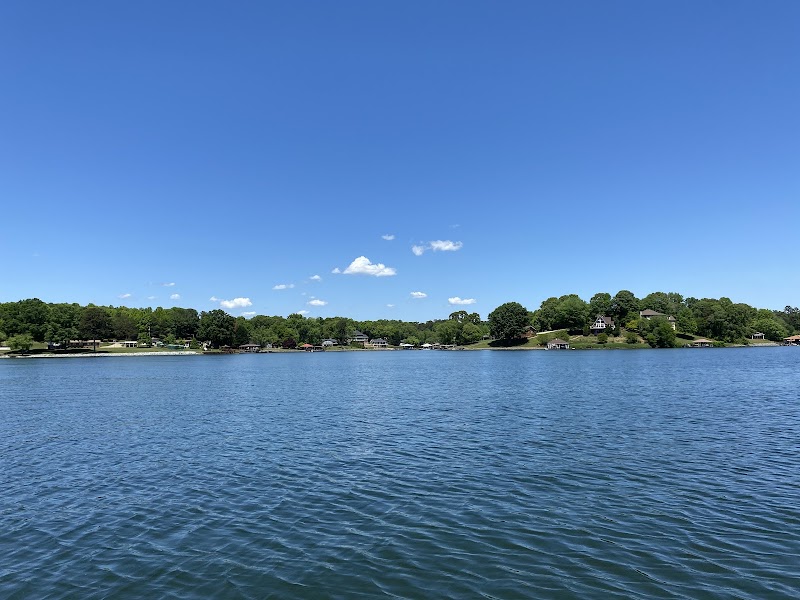 Paddling Guide to Lake Hickory: A Guide to Serene Waters - Charlotte