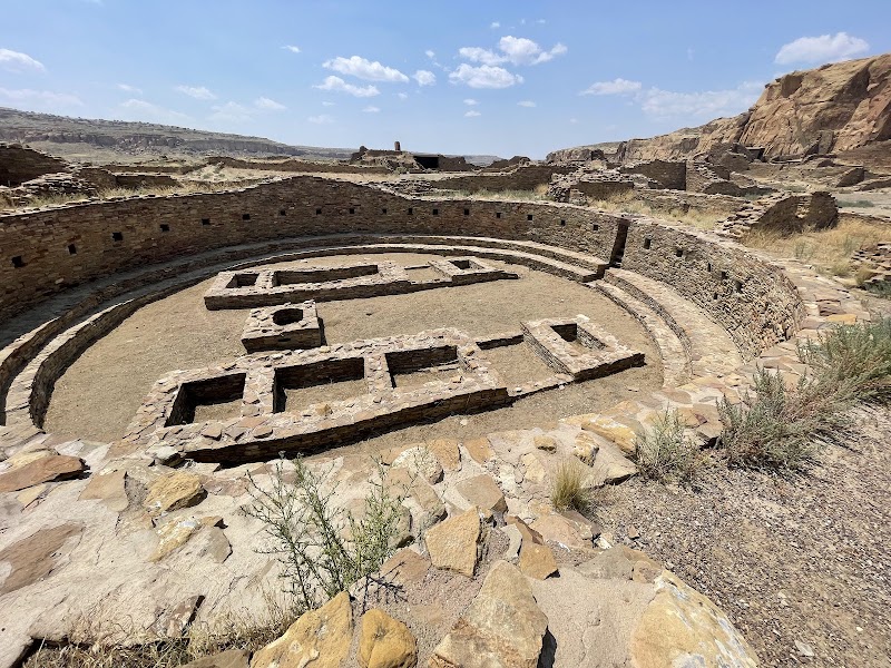 Pueblo Bonito, N.M. surrounding landscape