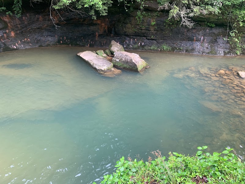 Kinlock Falls outdoor detail