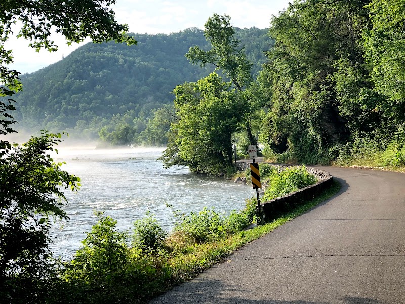 Hiwassee River: Nature's Majestic Flow - Hiwassee River