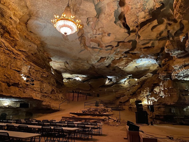 Cumberland Caverns surrounding landscape