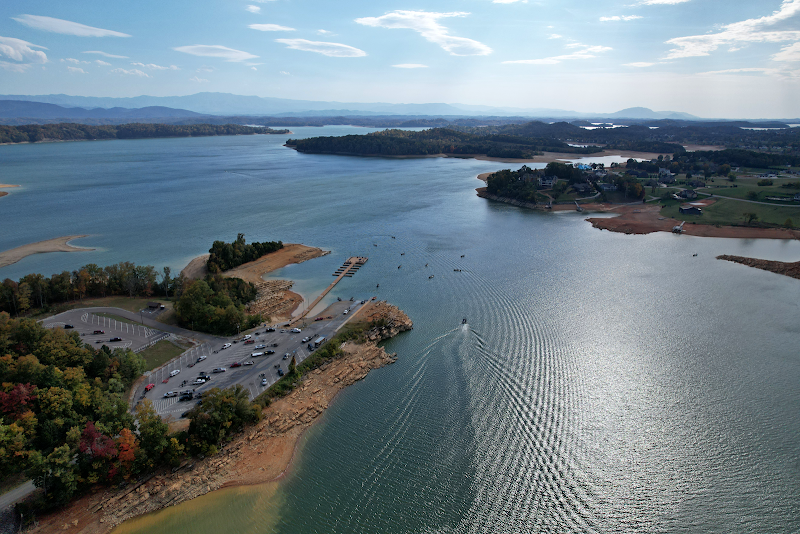 Douglas Lake: A Scenic Retreat - Douglas Lake