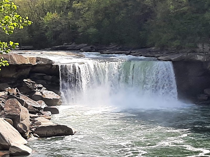 Cumberland Falls State Resort Park outdoor detail
