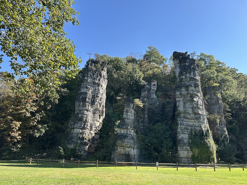 Natural Chimneys Park surrounding landscape