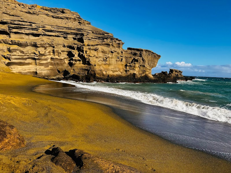 Papakōlea's Green Marvel - Papakōlea Green Sand Beach
