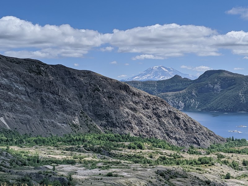 Majestic Mount St. Helens surrounding landscape