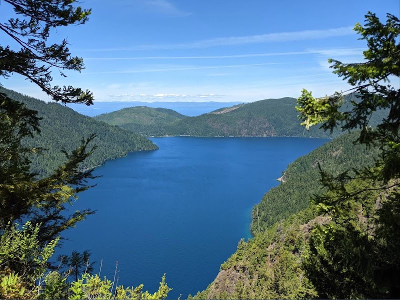 Discover the Serenity of Lake Crescent - Lake Crescent