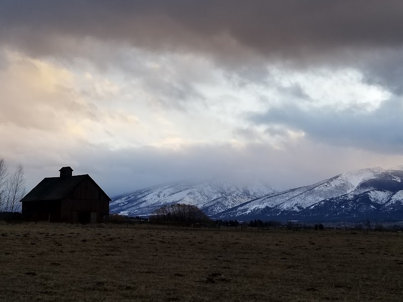 Discover the Bitterroot Mountains surrounding landscape