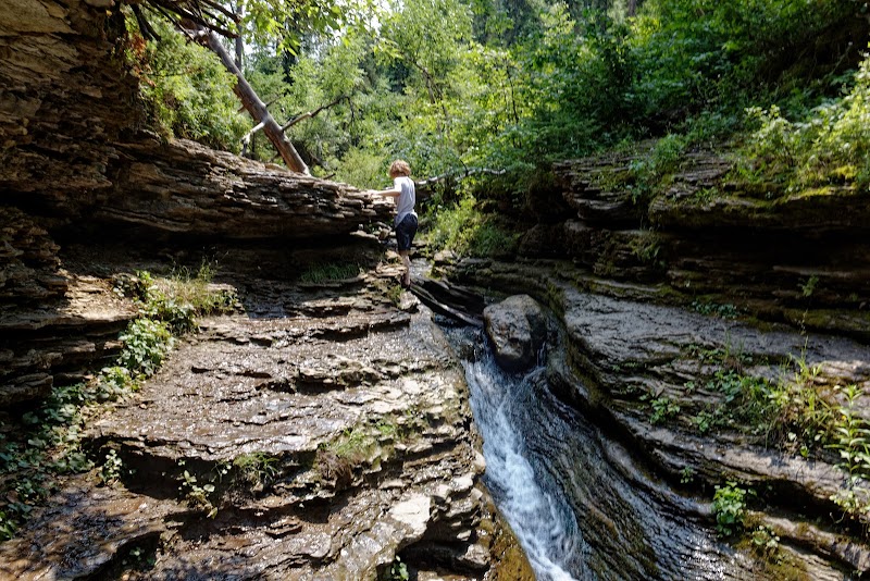 Discover Devils Bathtub - Devils Bathtub Trailhead