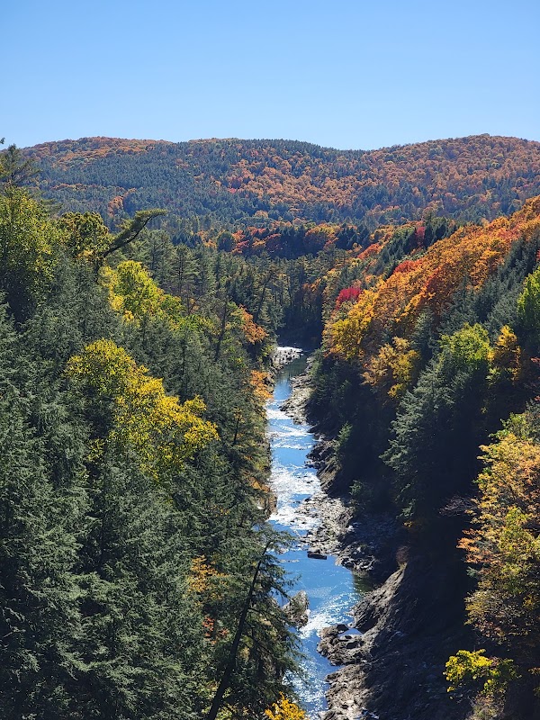 Discover the Beauty of Quechee Gorge outdoor detail