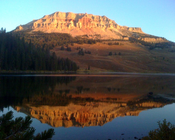 Discover the Beauty of Beartooth Butte surrounding landscape
