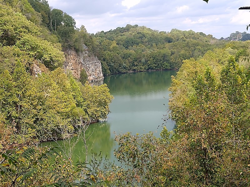 Paddling on Ijams Nature Center Quarry Lake - Knoxville