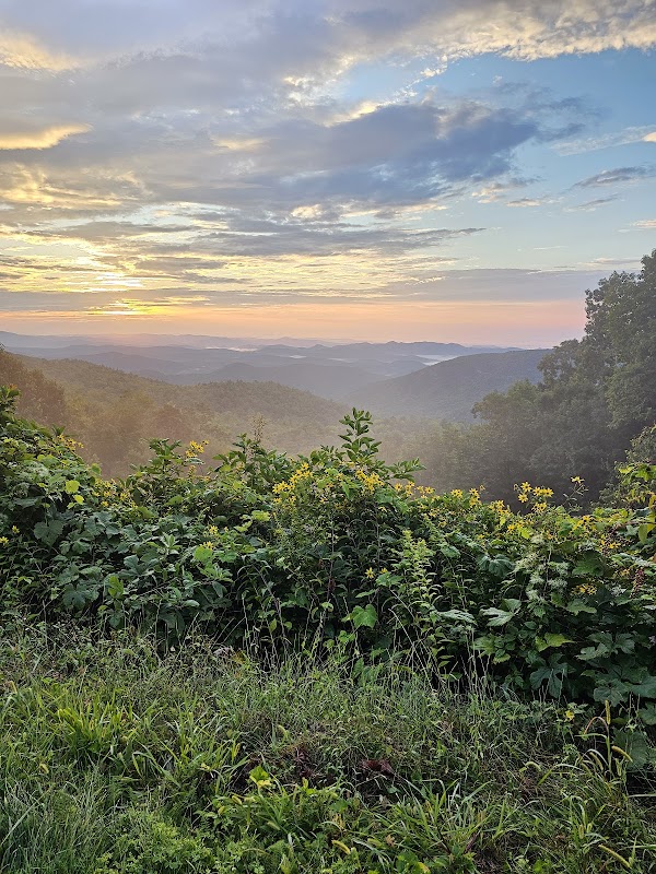 Sunrise Splendor at Blue Ridge Parkway - Sunrise View