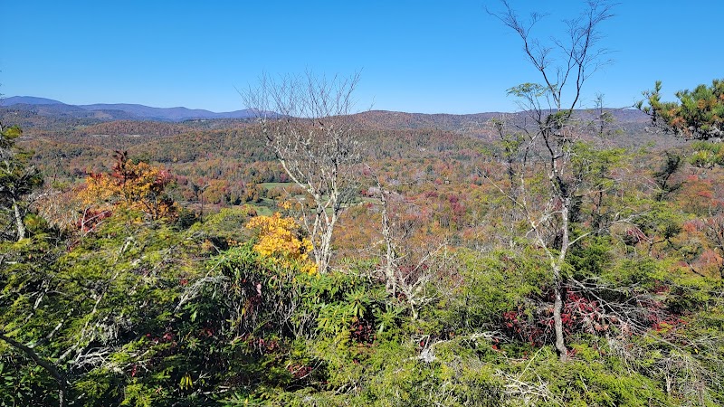 Scenic Views Await on the Flat Rock Loop Trail - Flat Rock Loop Trail