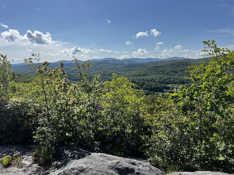Scenic Views Await on the Flat Rock Loop Trail - Flat Rock Loop Trail