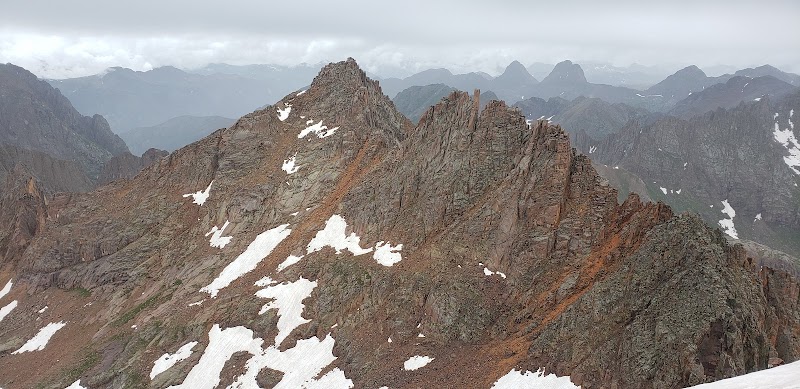 Majestic Heights: Sunlight Peak surrounding landscape