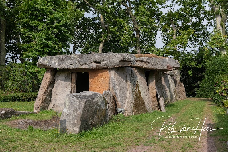 Mystical Monuments: Dolmen de Bagneux - Dolmen de Bagneux