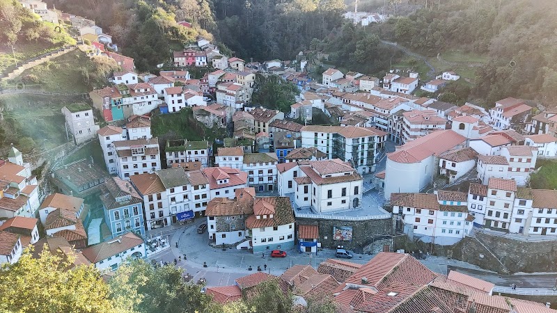 Colorful Coastal Charm: Cudillero, Asturias - Cudillero