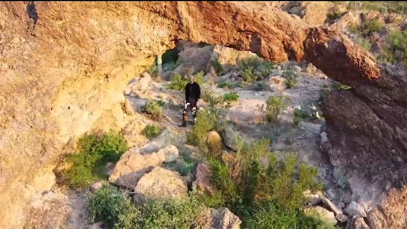 Rock Formations & Elephant Arch outdoor detail