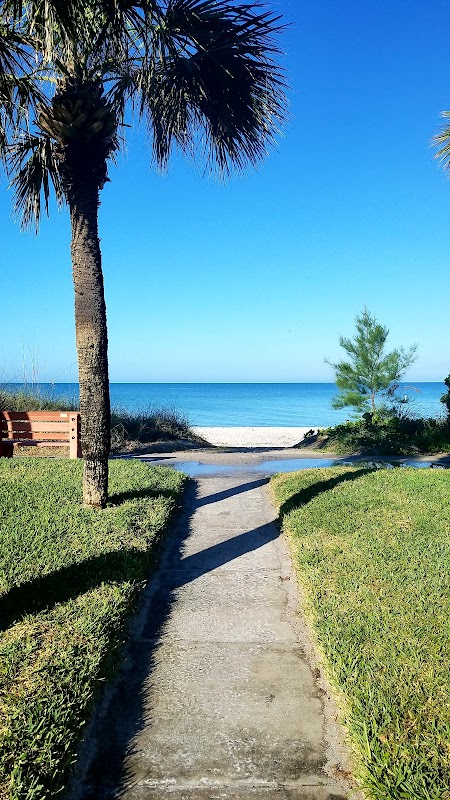 Serene Shores of Belleair Beach surrounding landscape
