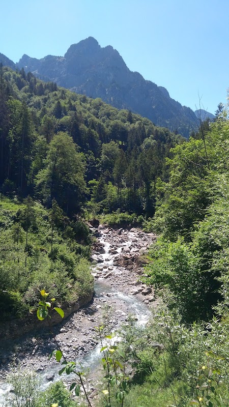 Nature's Tranquil Retreat: Samina Valley - Samina