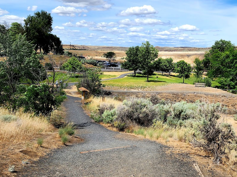 Discover the Majestic Palouse Falls outdoor detail
