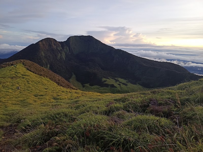 Volcanic Majesty: Mount Kanlaon, Negros Occidental - Mount Kanlaon