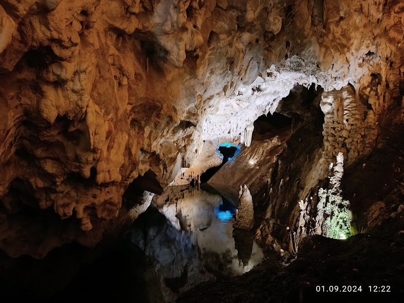 Underground Splendor: Vrelo Cave's Enchantment - Vrelo Cave