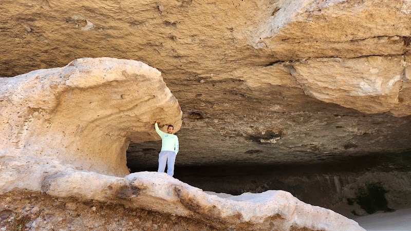 Cave Wonders of Gold Canyon: The Wave Cave outdoor detail