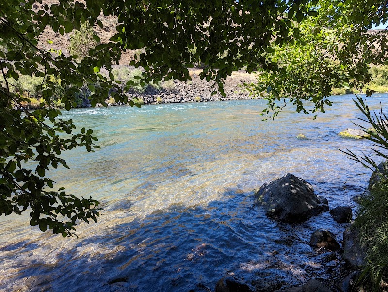 River Retreat: Grey Eagle Day Use Area in Maupin, Oregon surrounding landscape
