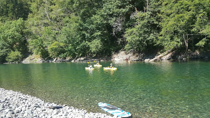 Riverside Retreat: Discover Redwood Bar in Brookings, OR surrounding landscape