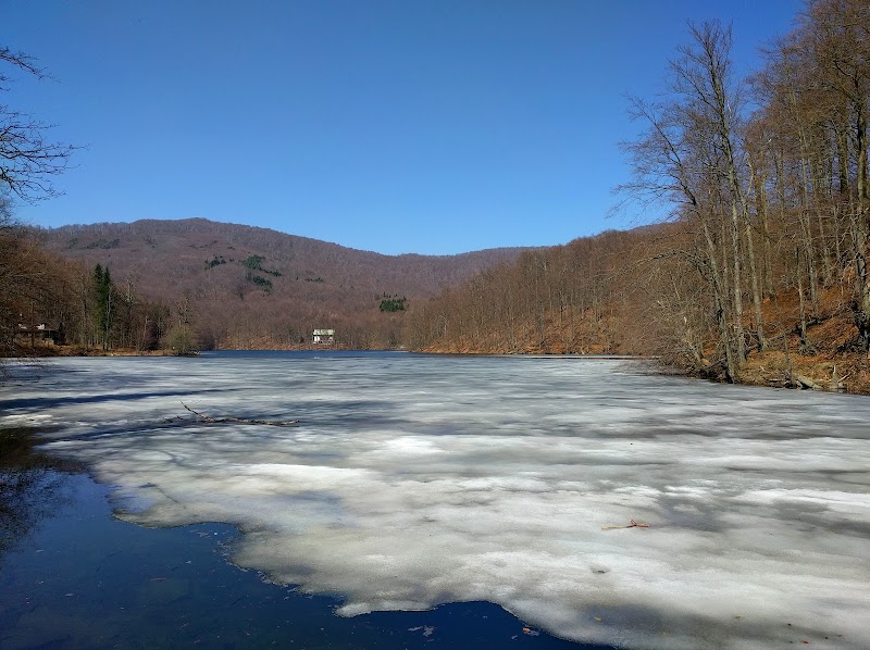 Nature's Gem: Mors'ke-Oko Lake in Slovakia - Mors'ke-Oko lake