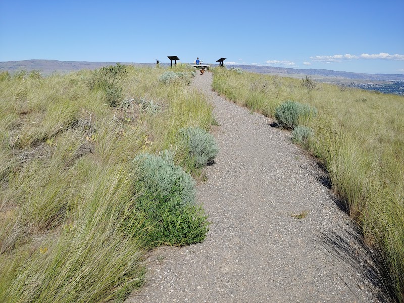 Hiking in the Heart of Nature: Horselake Trailhead - Horselake Trailhead