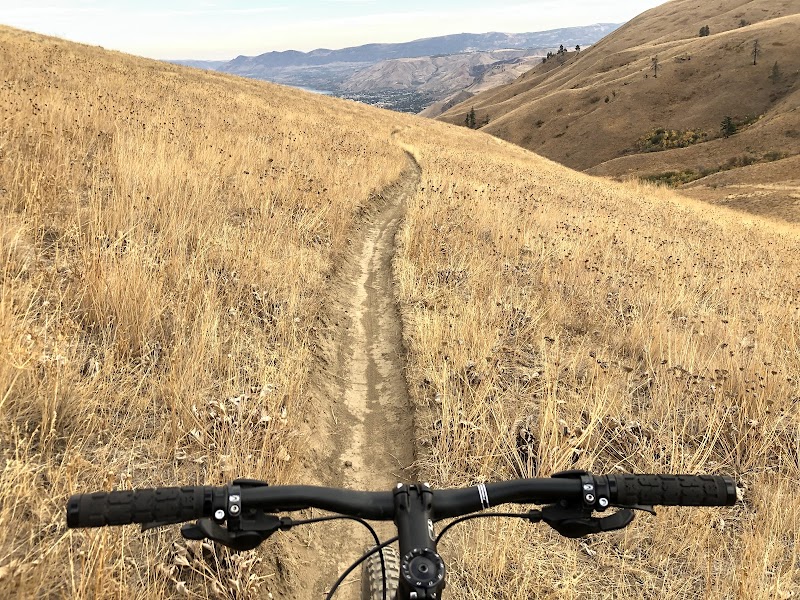 Hiking in the Heart of Nature: Horselake Trailhead - Horselake Trailhead
