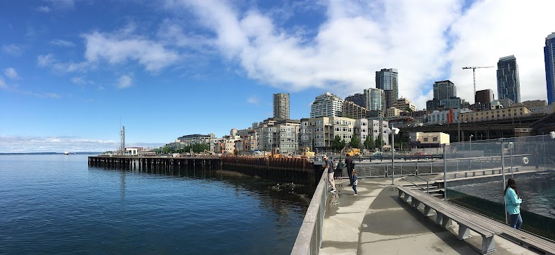 Seattle Waterfront & Skyline - United States