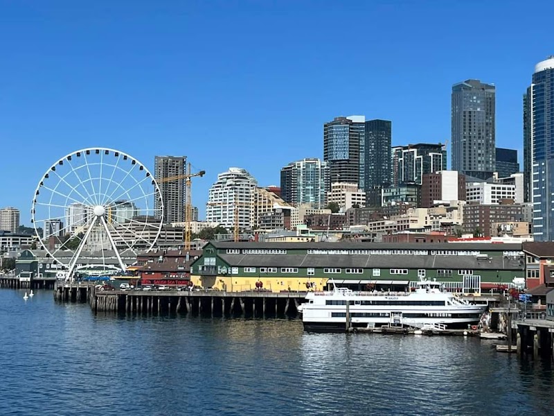 Seattle Waterfront & Skyline - United States