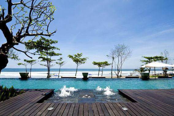Bali's Pristine Seaside Retreat - Bali