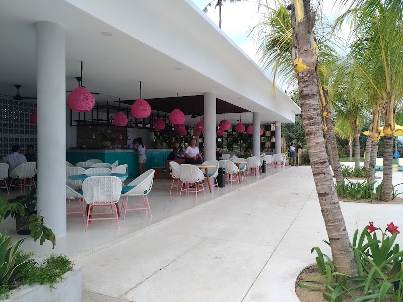 Tropical Oasis at Flamingo Beach Club Bali - Flamingo Beach Club Bali
