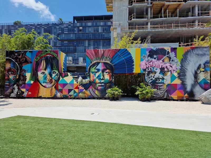 A Colorful Canvas: Wynwood Walls - Wynwood Walls
