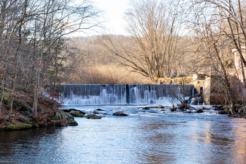 Yantic Falls: A Hidden Gem in Norwich surrounding landscape