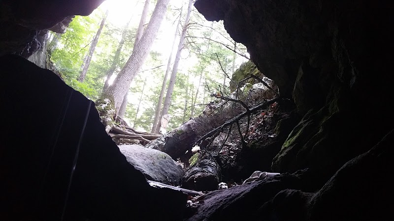 Discovering Tory's Cave in New Milford outdoor detail