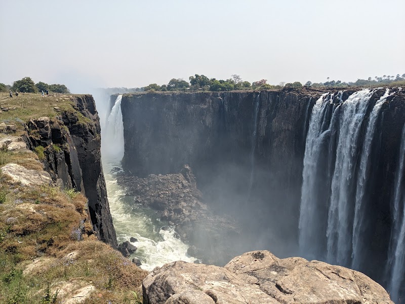 The Majestic Victoria Falls: A Natural Wonder in Zimbabwe - Nacia Parko Viktoria Akvofalo