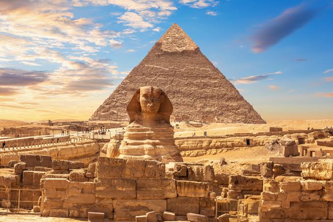 Majestic Wonders of Giza: The Pyramids - Pyramids of Egypt