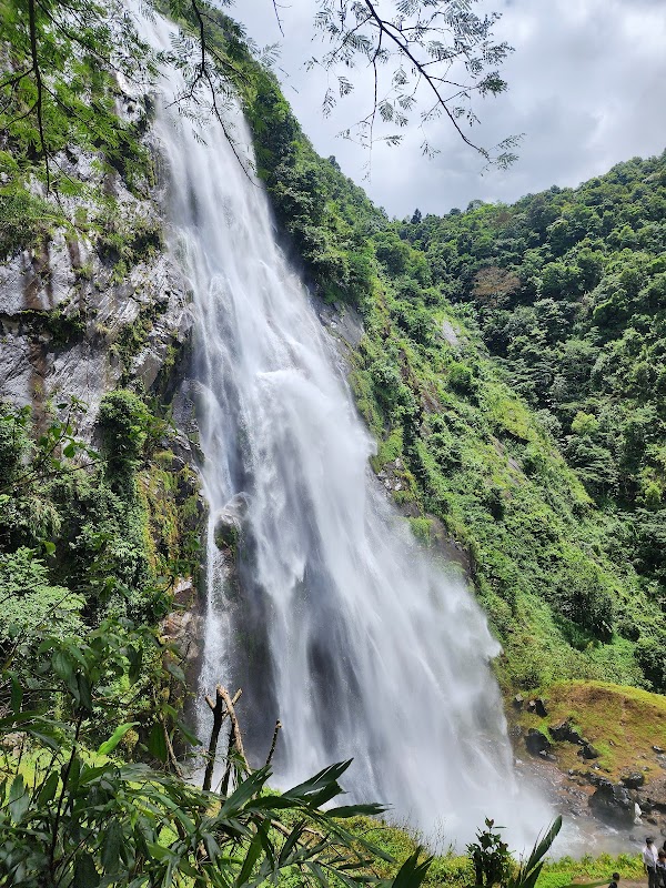 Tác Tình Waterfall: A Hidden Gem in Lai Chau - Tác Tình Waterfall